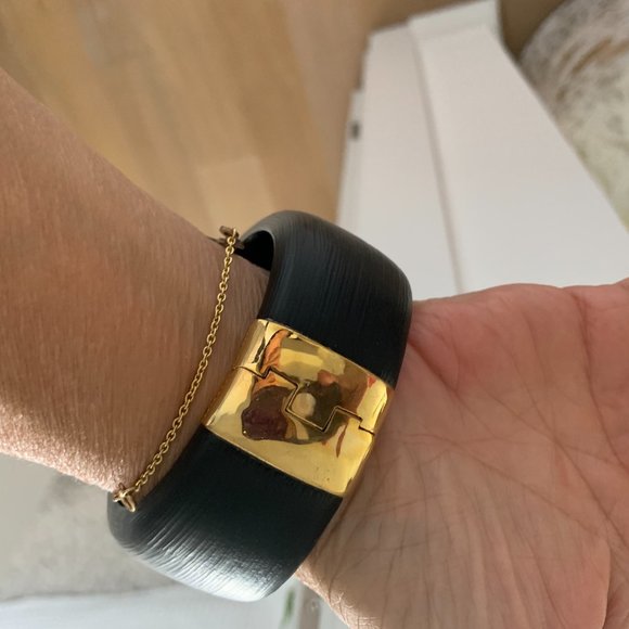 Alexis Bittar gorgeous large crystal and lucite bracelet - Picture 3 of 3